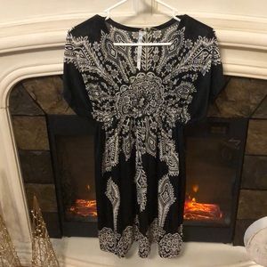 CristinaLove Short-sleeve V-neck Dress